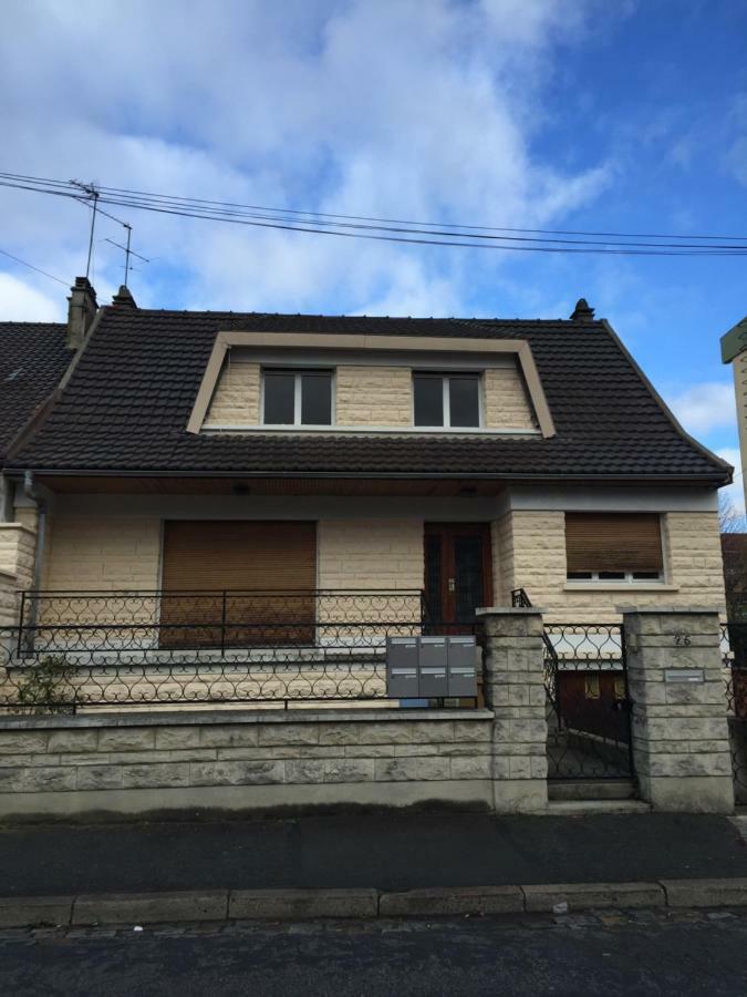 Hostel Lori Bobigny Zewnętrze zdjęcie